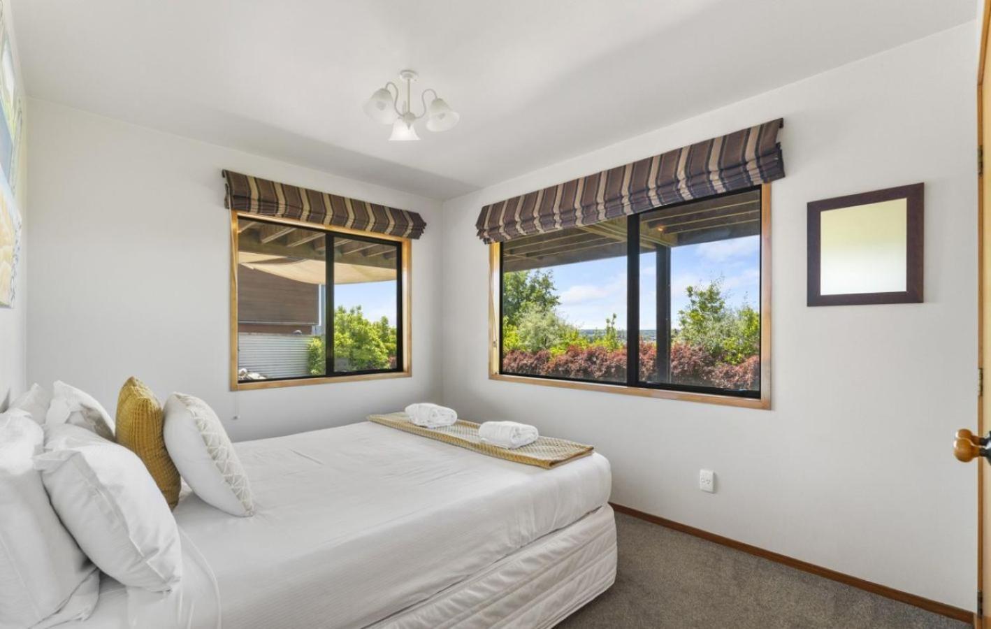 Acacia Sunrise - Taupo Villa Kültér fotó